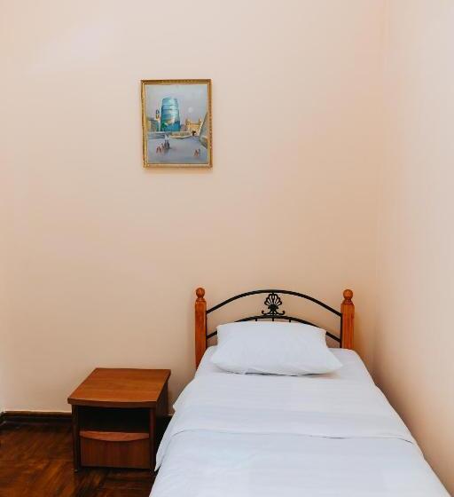 غرفة إقتصادية فردية, Lion B&b