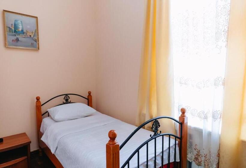 غرفة أساسية فردية, Lion B&b