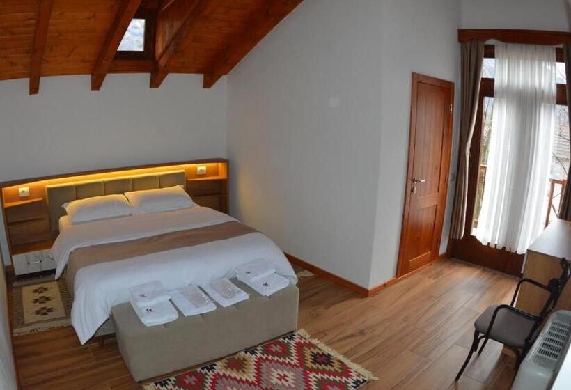 חדר סטנדרט עם מרפסת, Sofra Kelmendit