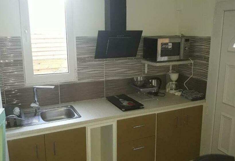 بانگلوی استاندارد, Villa Paradis Ultime