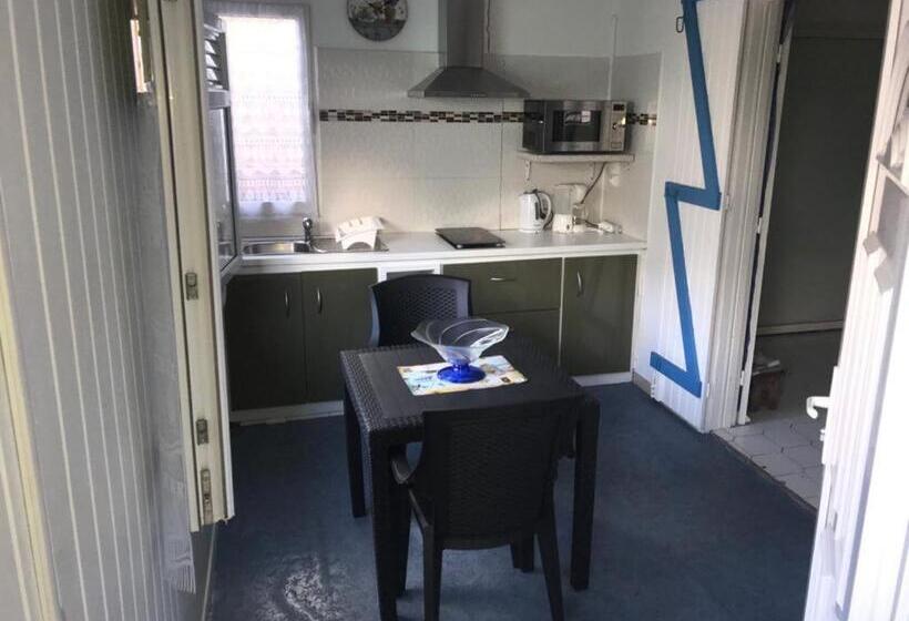 بانگلوی استاندارد, Villa Paradis Ultime