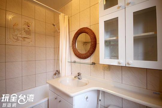 اتاق خانوادگی, 拇指園民宿