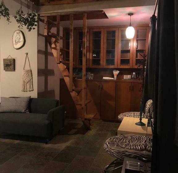 اتاق خانوادگی, 拇指園民宿