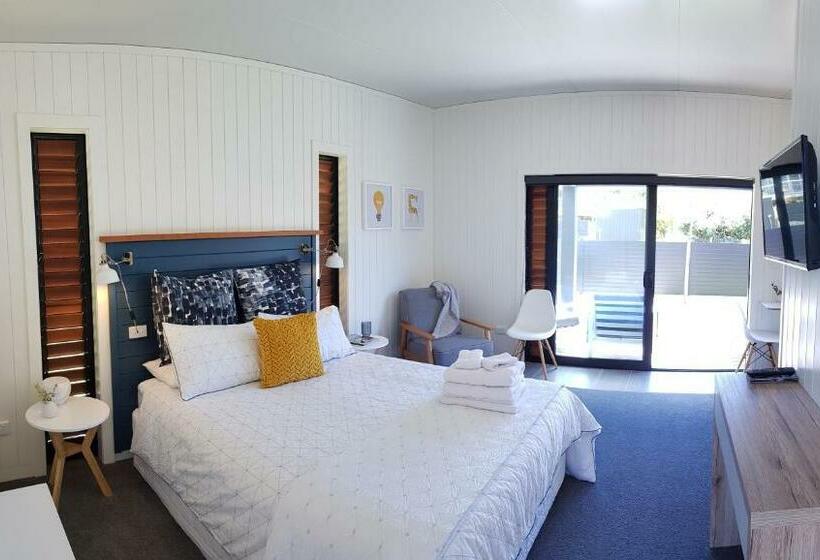 חדר סטנדרט נוף לגינה, Admiral Waters