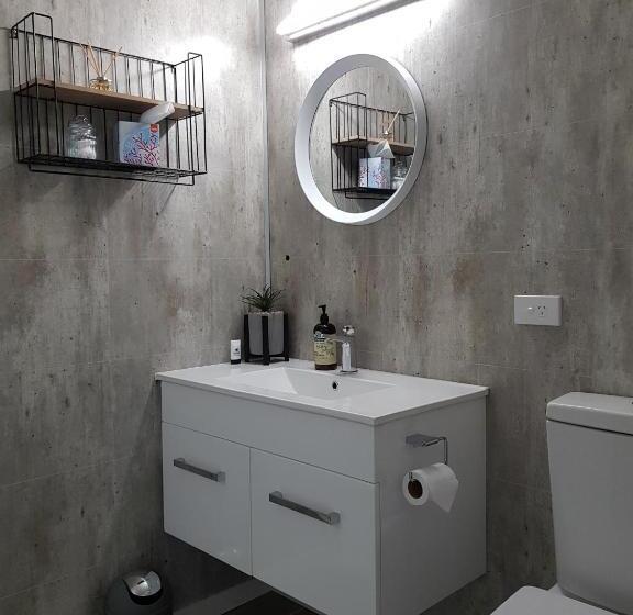 חדר סטנדרט נוף לגינה, Admiral Waters