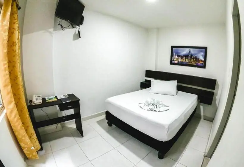 Standard Yhden Hengen Huone, Palms Central