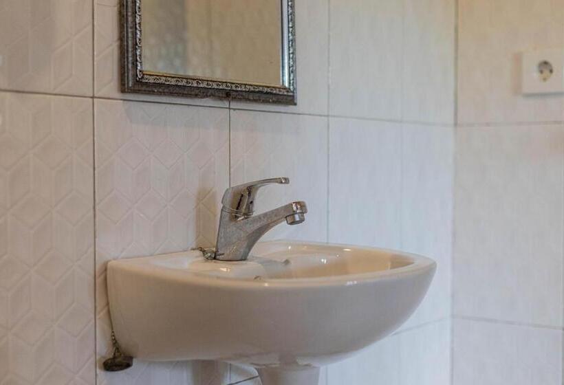 חדר דלוקס, Batang Golden Hills