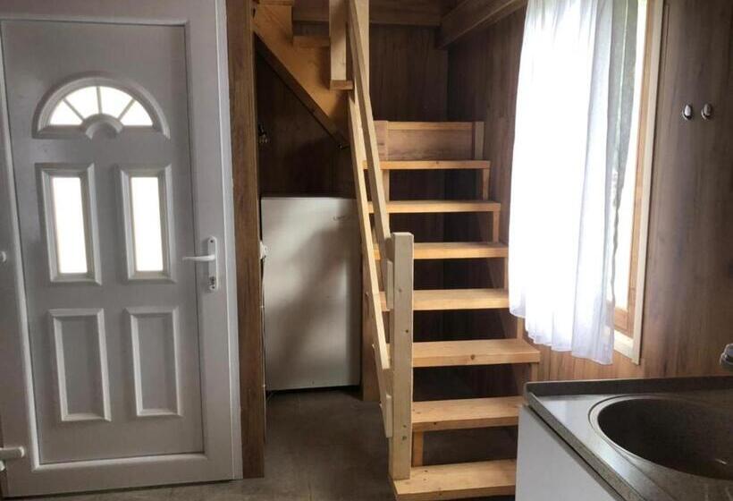 بانگلوی استاندارد 2 خوابه, Riverside Guesthouse