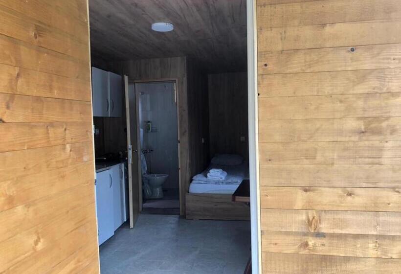 بانگلوی استاندارد 2 خوابه, Riverside Guesthouse