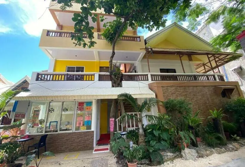 اتاق خانوادگی, Vicente Aguirre Rooms