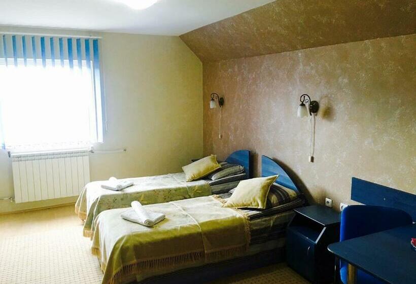 스탠다드 트리플 룸, Pensiunea Dia