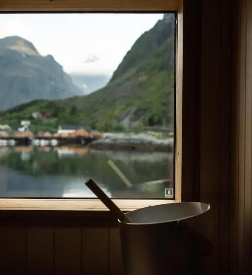 オーシャンビュースーペリアースイート, Holmen Lofoten