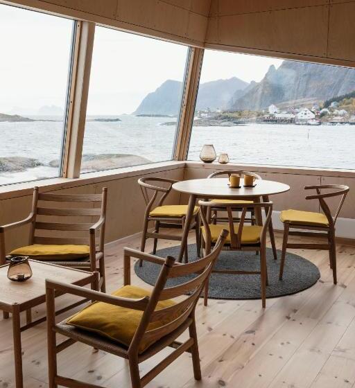 Люкс Superior Вид на Море, Holmen Lofoten