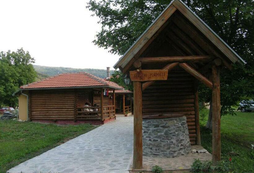 بانگلوی استاندارد, Apartments Izvor Lisine