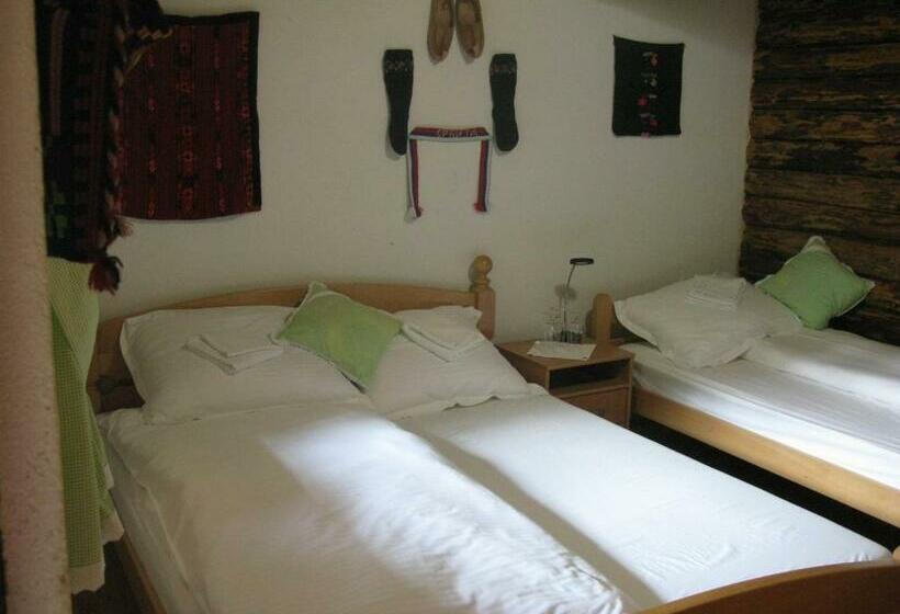 بانگلوی استاندارد, Apartments Izvor Lisine