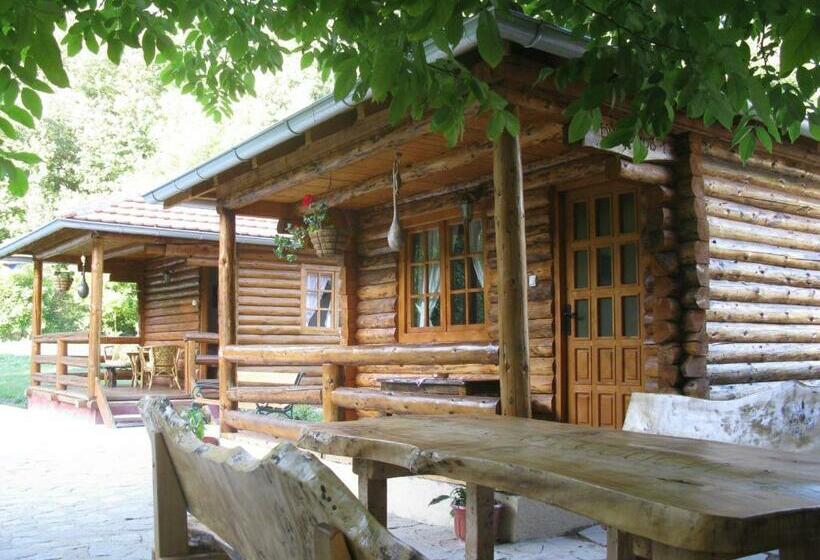 بانگلوی استاندارد, Apartments Izvor Lisine