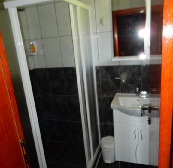 اتاق استاندارد سه تخته با بالکن, Apartments Izvor Lisine