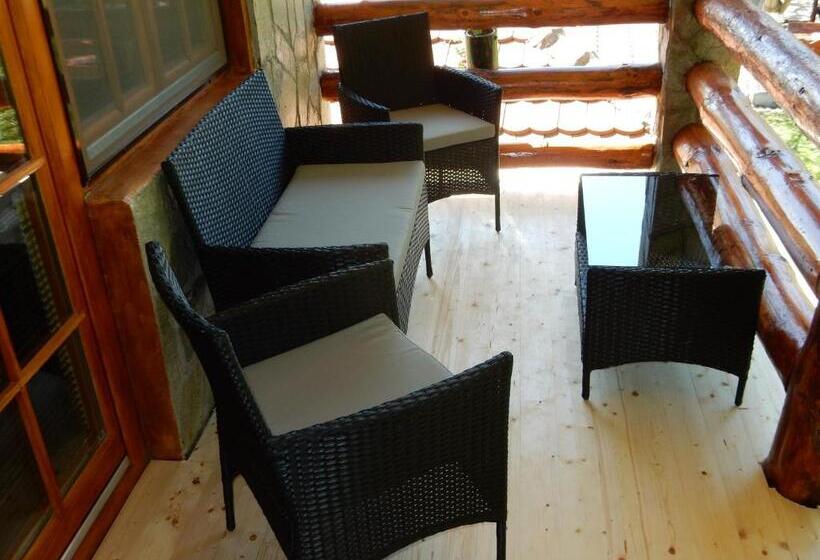 اتاق استاندارد سه تخته با بالکن, Apartments Izvor Lisine