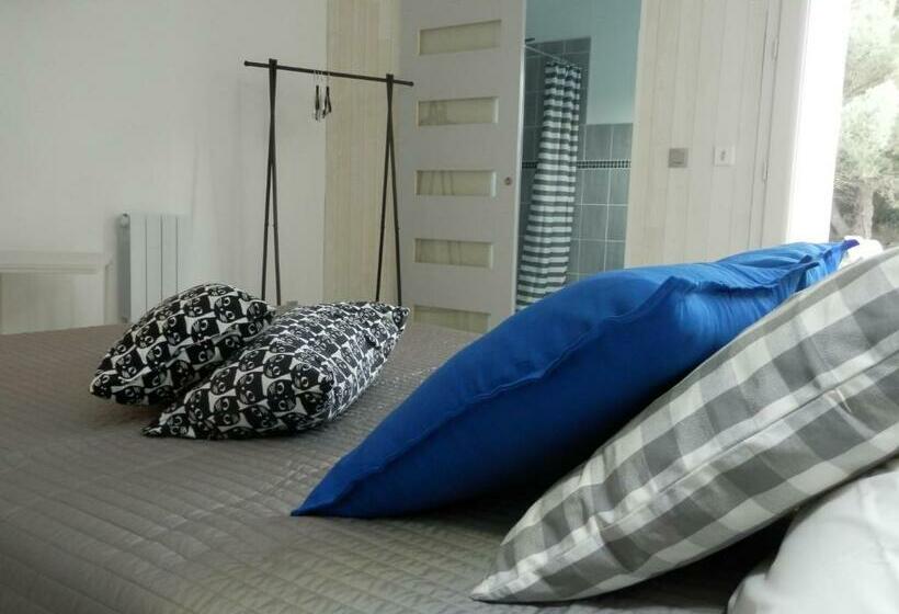 标准房带园景, La Désirade