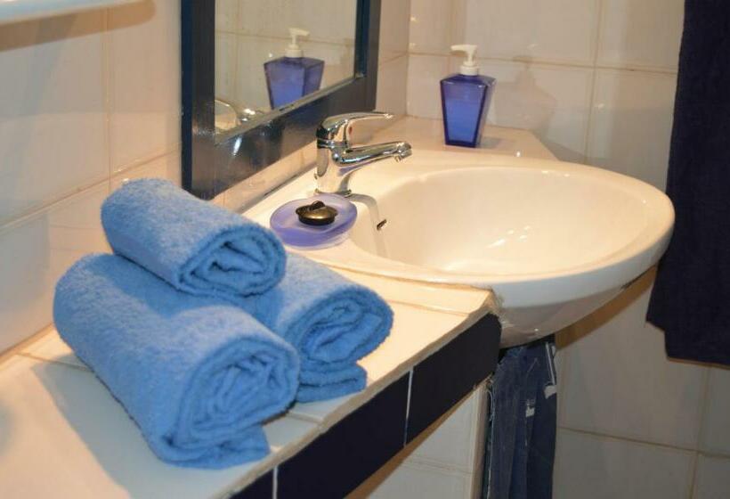 StandaardKamer, Yacht Club Sal