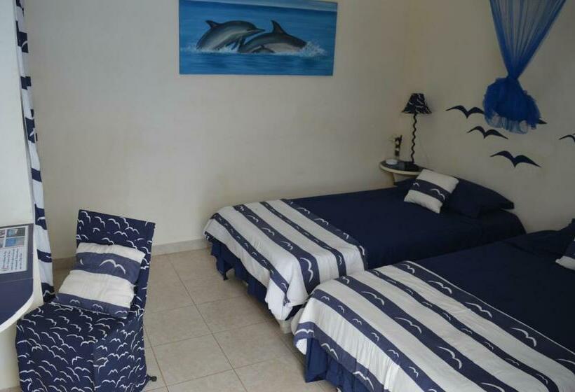 StandaardKamer, Yacht Club Sal