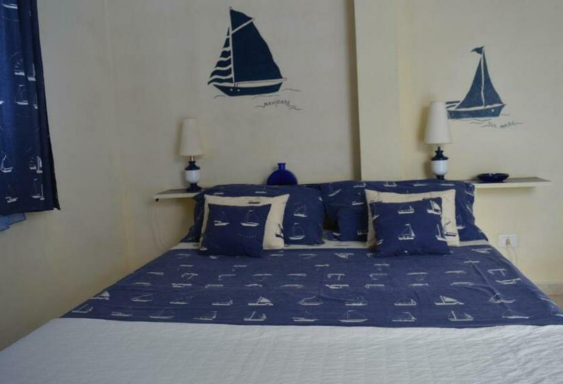 StandaardKamer, Yacht Club Sal