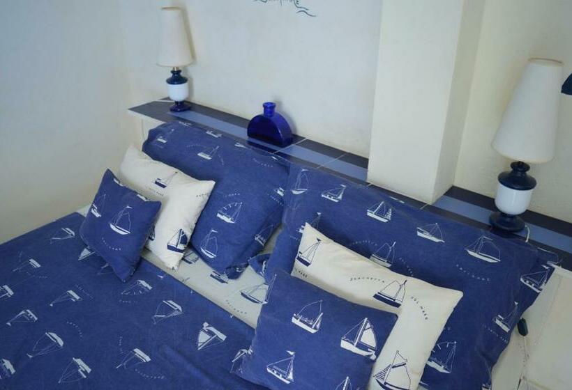 StandaardKamer, Yacht Club Sal