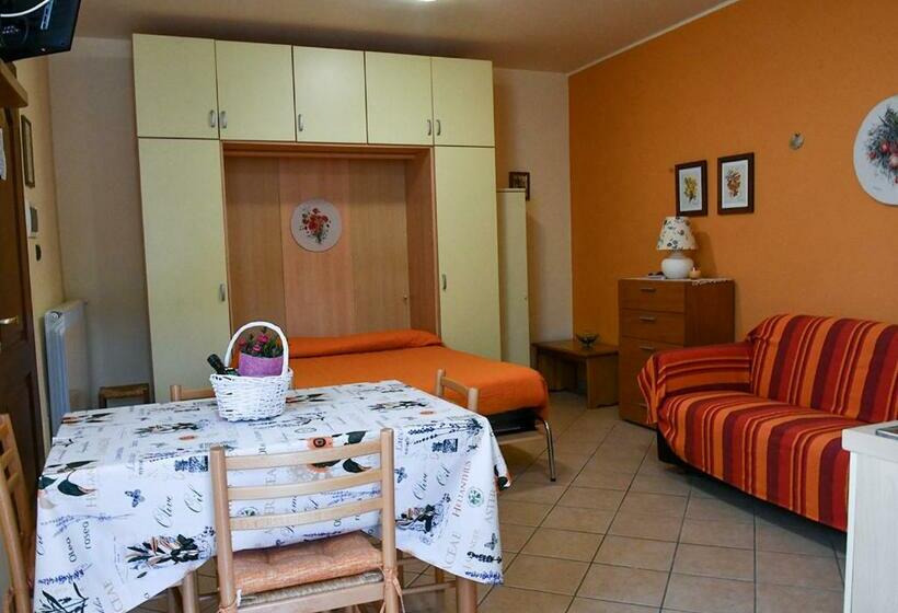 إستوديو قياسى مزودة بتراس, Gli Angeli Agriturismo