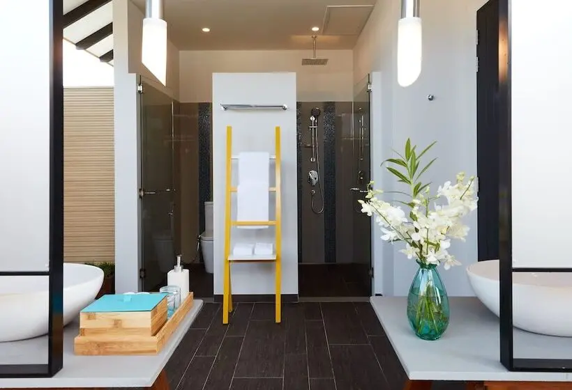 سوییت با استخر, Nh Collection Maldives Havodda Resort