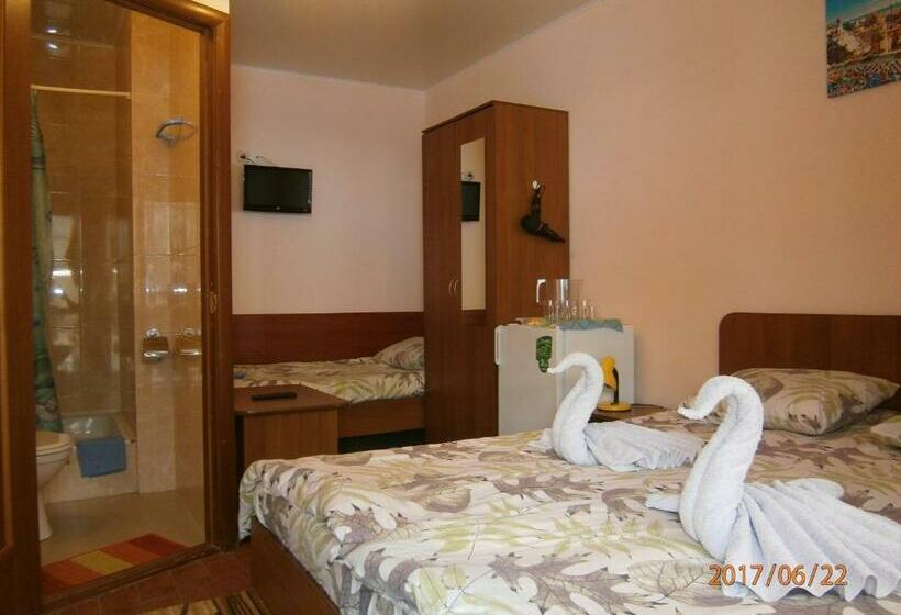 اتاق استاندارد سه نفره, Guest House Barhatniy Sezon