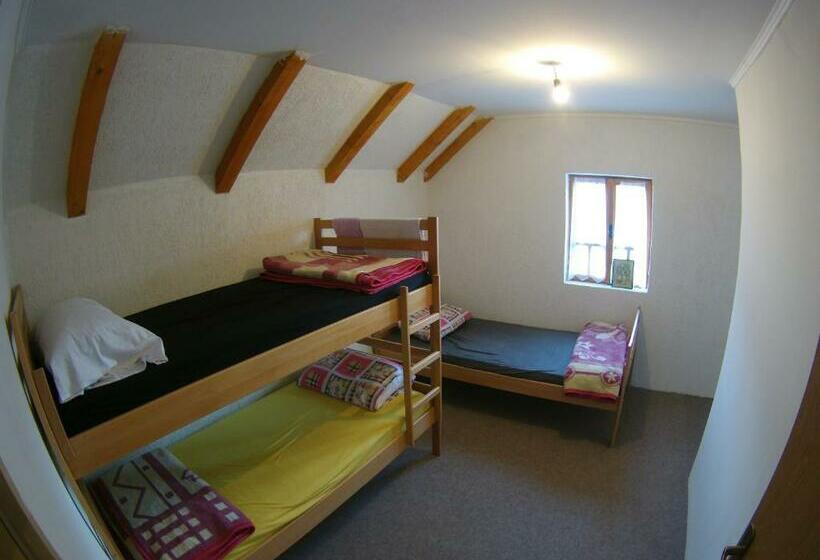 اتاق کلاسیک سه تخته, Guesthouse Letnja Basta