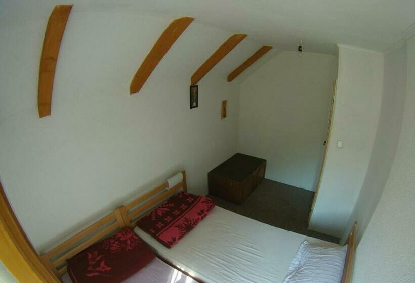 اتاق لوکس, Guesthouse Letnja Basta