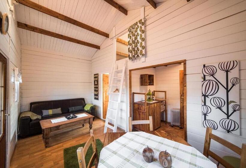 خانه 2 خوابه, Geysir Hestar