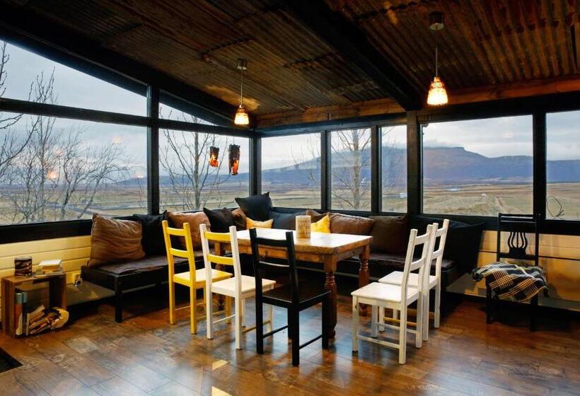 اتاق استاندارد چهارنفره با سرویس بهداشتی مشترک, Geysir Hestar