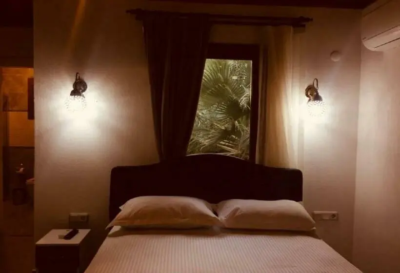 Deluxe Kolmen Hengen Huone, Aydeniz Otel