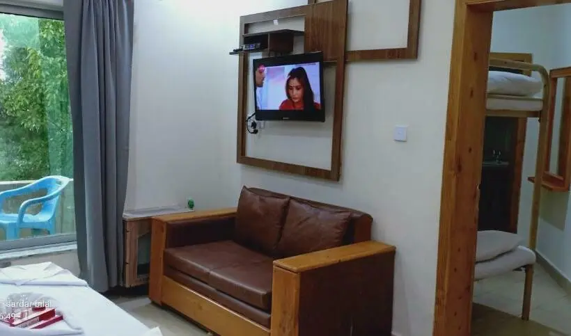 اتاق استاندارد با بالکن, Al Azeem