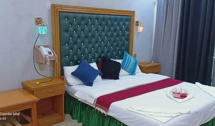 اتاق استاندارد با بالکن, Al Azeem