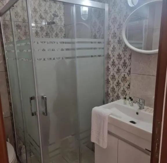اتاق استاندارد سه نفره, First Class Didim
