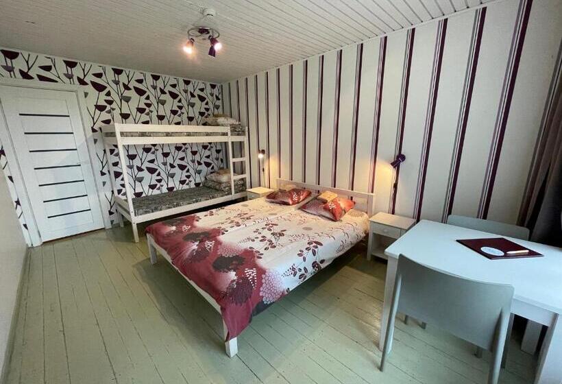 اتاق خانوادگی, Vaibla Holiday Center