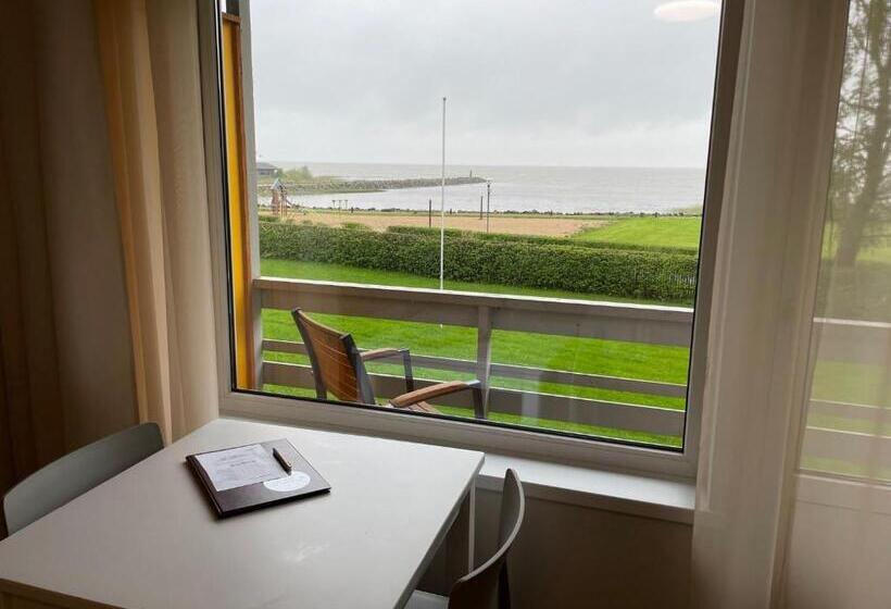 اتاق خانوادگی, Vaibla Holiday Center