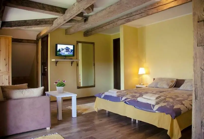 اتاق لوکس با وان آب گرم, Pööni Tavern & Guesthouse
