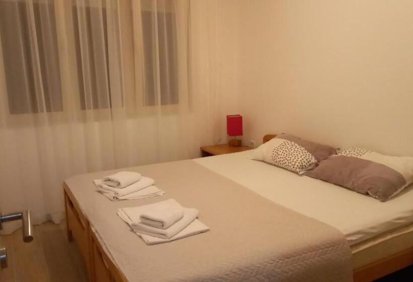 آپارتمان 1 خوابه, Solaris Apartments