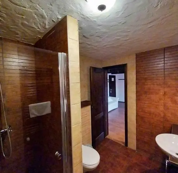 ファミリールーム, Sári Csárda Panzió