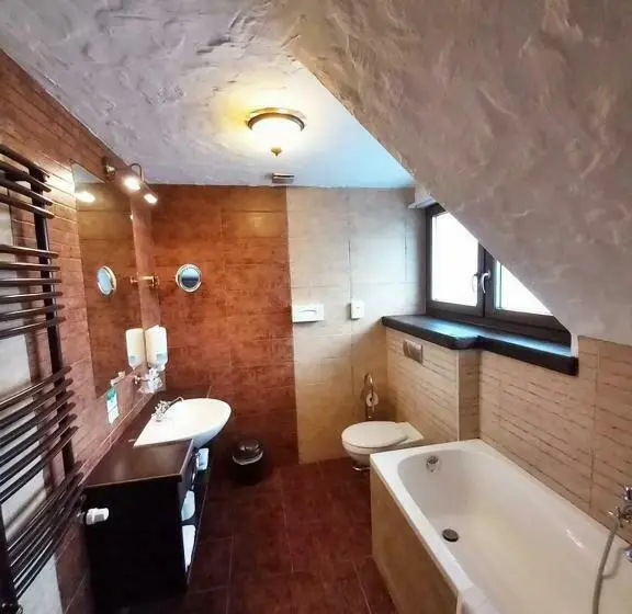 ファミリールーム, Sári Csárda Panzió