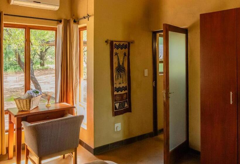 Апартаменты 3 Спальни, Impala Cottage