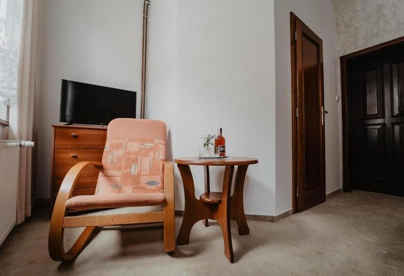 غرفة قياسية, U Lípy