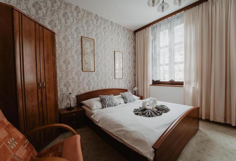 غرفة قياسية, U Lípy