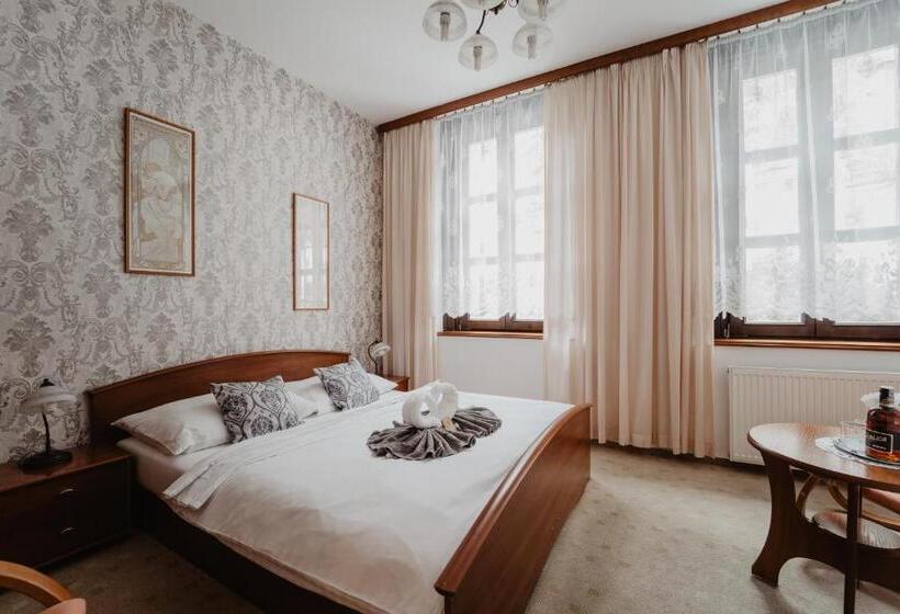 غرفة قياسية, U Lípy