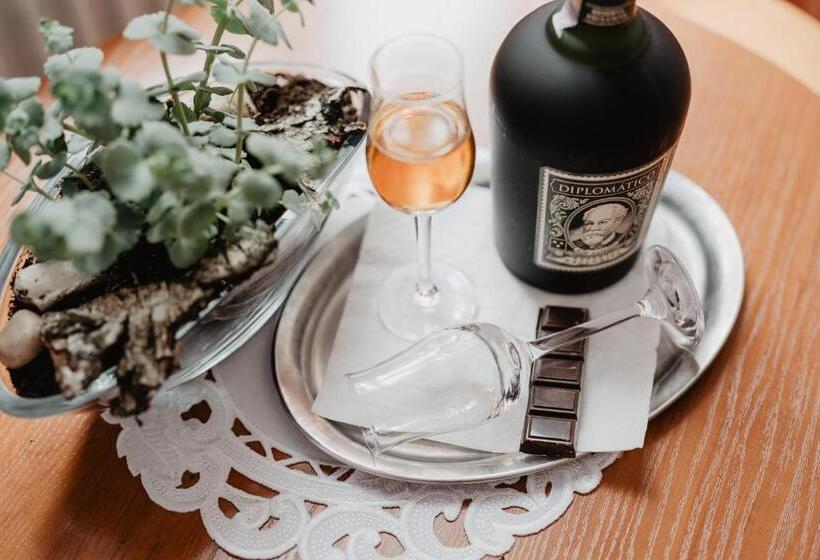 غرفة قياسية مزوَّدة بشُرفة, U Lípy