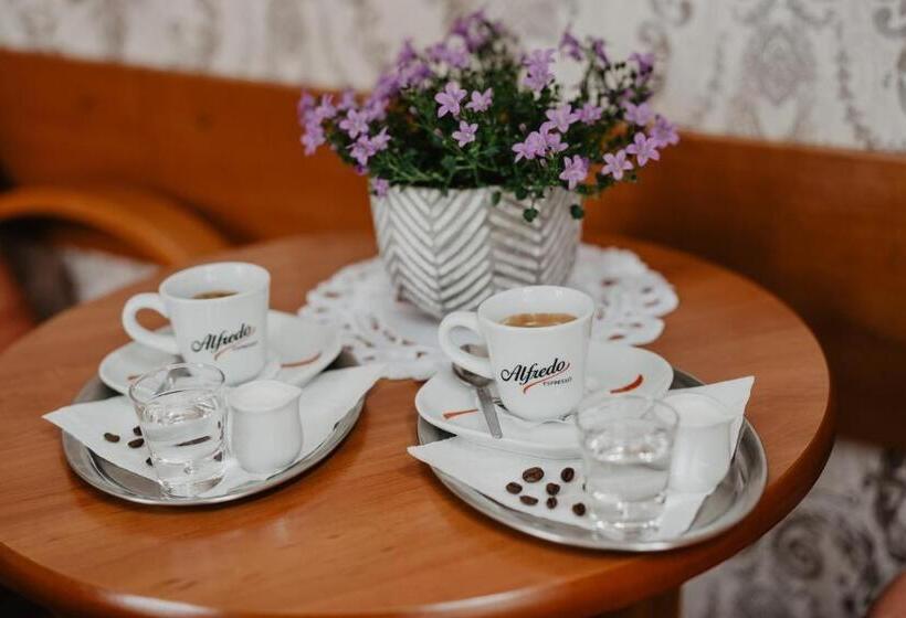 غرفة أساسية, U Lípy